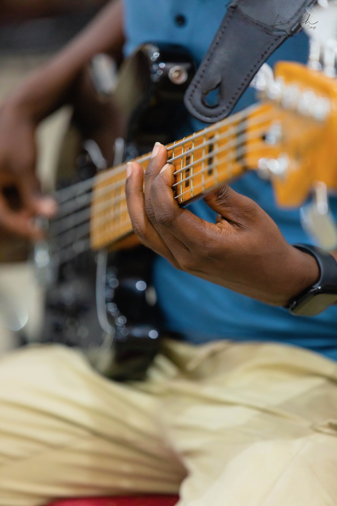 Bass guitar